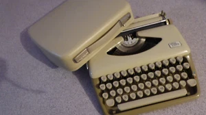 Trumpf Tippa Schreibmaschine Gut Antik Nostalgie Grau Hand Anschlag - Bild 1 von 6