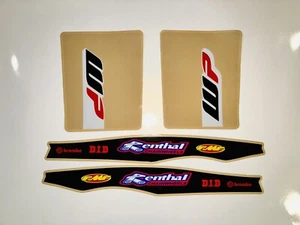 2023-2025 KTM SX SX-F XC EXC-F 125 250 300 350 450 SWINGARM WP GRAPHIC LAMINATED - Foto 1 di 2