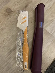 Tupperware Silikon Backunterlage  Backmatte Lila Rand NEU OVP/ Topfschaber Neu - Bild 1 von 3