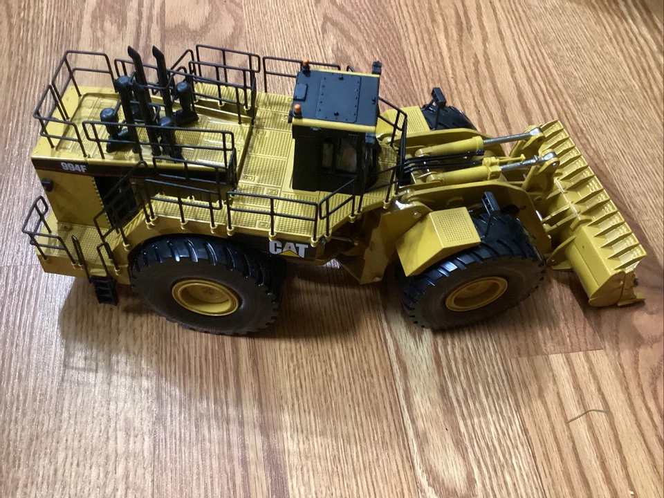 Norscot CAT 994F Wheel Loader 1:50 Scale Die-Cast #55161 - Image 1 of 4