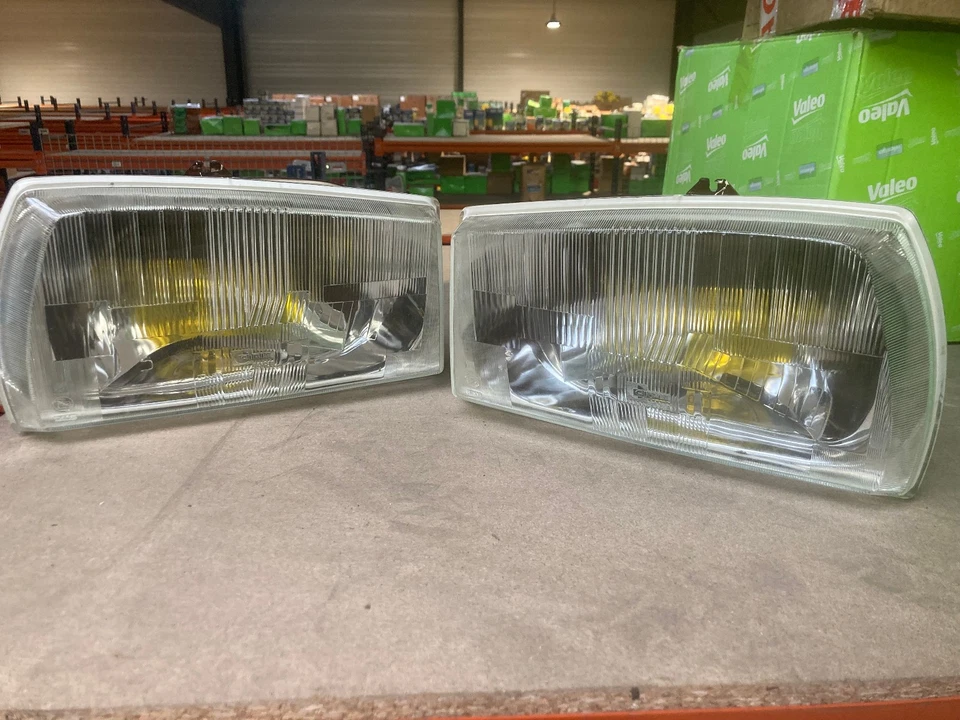 PEUGEOT 504 - PHARE GAUCHE C.E CIBIE 4-80-019 / VALEO 061786 - NEUF