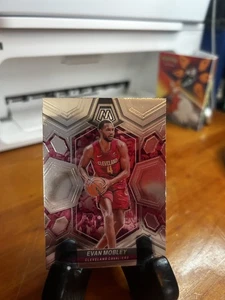 2021-22 Panini Mosaic - Rookies Evan Mobley #201 (RC) - Bild 1 von 2