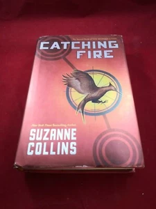 The Hunger Games CATCHING FIRE Suzanne Collins - 110 First Edition Trilogy Book2 - Picture 1 of 2