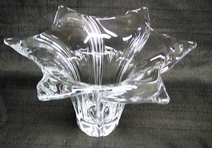 Vintage Heavy Crystal Vannes Art France Deco Vase - Picture 1 of 4
