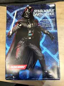 SCREAMIN DARTH VADER VINYL MODEL KIT 1/4 SCALE 18" TALL COLLECTORS EDITION - Picture 1 of 9
