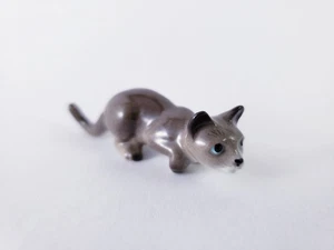 Estatuilla miniatura vintage de gato gris agachado Hagen Renaker - Imagen 1 de 9