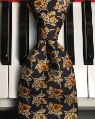 COURCHEVEL / Corbata Vintage Estampado de Onagra Dorada Estampado en Seda Negra Foto 1 de 4