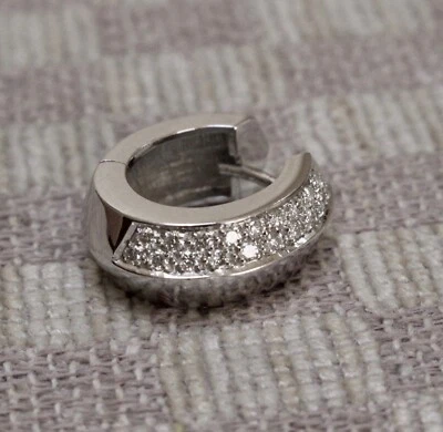 SINGLE NEW 18K WHITE GOLD .20ct HUGGIE HOOP EARRING WITH 19 DIAMONDS (VS/G) - Image 1 of 4