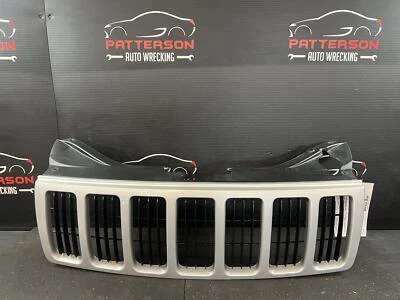 2006 JEEP GRAND CHEROKEE LAREDO GRILL GRILLE BRIGHT SILVER PAINT CODE PSB - Image 1 of 4