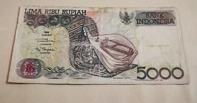 1992 Indonesia 5000 rupiah bank notes - Image 1 of 2