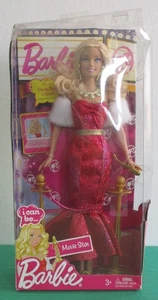 Muñeca Barbie estrella de cine 2010 juguete Mattel coleccionable nueva en caja edades 3 en adelante - Imagen 1 de 12