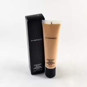 Mac Studio Sculpt Foundation SPF15 NC20 - Full Size 40mL / 1.3 Oz. New - Picture 1 of 1