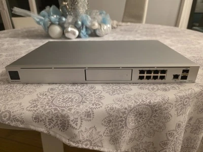 Consola Gateway Ubiquiti UniFi Dream Machine Pro UDM-Pro 10G SFP+ - Excelente Foto 1 de 4