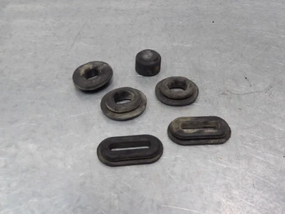 84 Honda Shadow VT700C cubierta lateral goma lengüeta insertos 83551-300-000 Foto 1 de 2