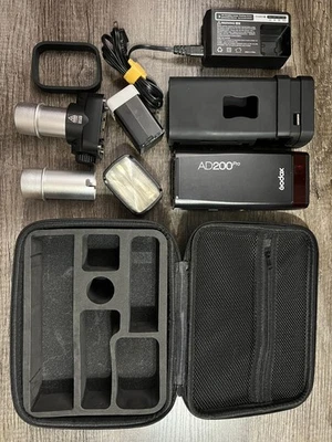 Kit de flash de bolsillo Godox AD200 Pro TTL con accesorios - doble cabezal - ¡COMO NUEVO! Foto 1 de 2