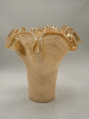 Florero Swirl Murano 8” de alto dorado con borde con volantes de 6” de ancho Italia iridiscente Foto 1 de 4