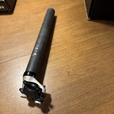 Poste de assento vintage de fibra de carbono Titec, 27,2 mm x 350 mm, micro ajuste C191 - Imagem 1 de 4