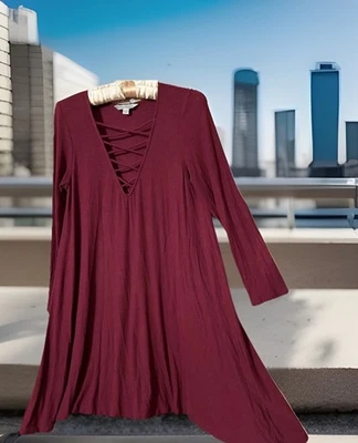 Vestido American Eagle Outfitters M Borgoña Tirantes Columpio Acanalado Tejido Suave y Sexy Foto 1 de 4