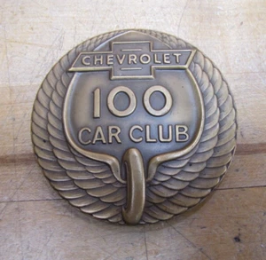 CHEVROLET 100 CAR CLUB alter Bronze Messing Briefbeschwerer Medaillon Werbung Chevy - Bild 1 von 8