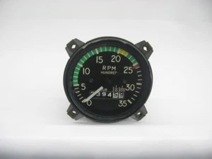 Stewart-Warner 827261 Tachometer - Piper Seneca II - Picture 1 of 6