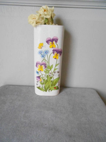 Vintage French  FLORAL Wall Hanging Pot  Planter  w/ PENSEAS Cover