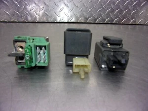 685 A HONDA SHADOW ACE 750 1998 OEM SET RELÉ (TRES) - Imagen 1 de 8