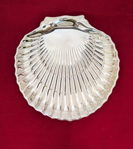 Plato de caramelo/tuerca Gorham con patas de plata esterlina con caparazón festoneado, 6"" de diámetro - Imagen 1 de 7
