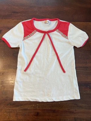 Camisa vintage 1976 niñas garanímales talla 8 cabaña roja y blanca detalles florales Foto 1 de 4