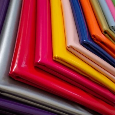 PVC Shiny Stretch Fabric - 1 Way Natural stretch - PU Coated - width 140 cm - Image 1 of 4