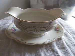 Royal Ivory (KPM) Renaisance gravy boat 1 available - Picture 1 of 1
