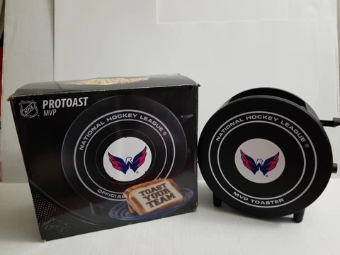 Pangea Breads ProToast Washington Capitals Hockey Puck 2-Slice Fan Toaster Cover