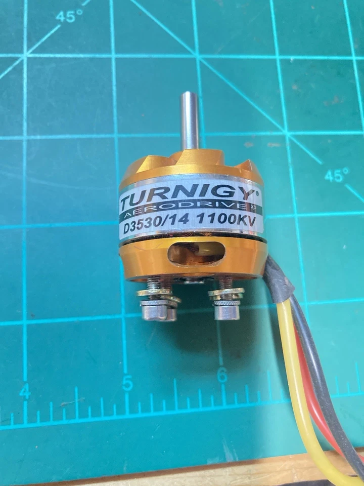 Motor sin escobillas Turnigy 3530/14-1100kv probado Foto 1 de 3