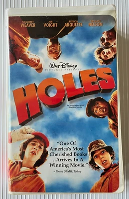 WALT DISNEY PRESENTS ~HOLES ~ VHS ~ CLAMSHELL ~ WEAVER, VOIGHT, ARQUETTE, NELSON Foto 1 de 4