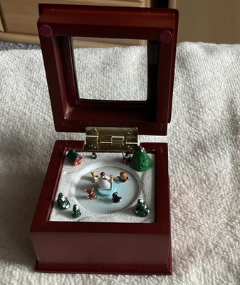 Mr Christmas Music Box  Spieluhr“ We wish you a merry christmas“ - Bild 1 von 3