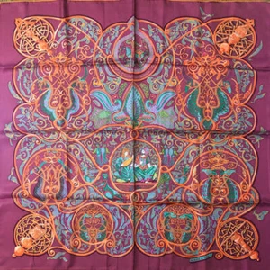 Hermes Scarf La Charmante aux Animaux 90 cm Silk wine red Carre animal 35" - Picture 1 of 2