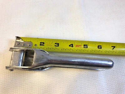 Винтажный литой легкий алюминиевый металлический ручной пресс для чеснока других производителей Тайвань 6 дюймов - Изображение 1 из 4