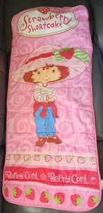 Alfombra acolchada para siestas Strawberry Shortcake para niños pequeños con almohada incorporada enrollable - Imagen 1 de 11