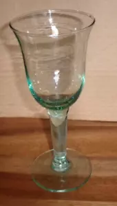La Mediterranea Green Wine Stem Recycled Glass 7.5" x 3.25" OF10 - Picture 1 of 2