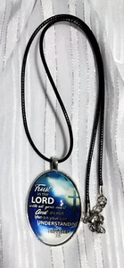 Trust in the Lord Hombres Collar Colgante Ovalado Tono Plata Cuero Cordón Collar - Imagen 1 de 24