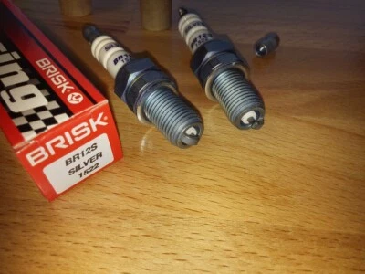 2 bujías BRISK YS plateadas para carreras se adaptan a: motocicletas Triumph 865cc y2003-2018 Foto 1 de 4