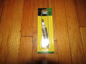 JOHN DEERE SPARK PLUG RE505522 6068 ENGINE 6.8L 8201 IGITION SYSTEM - Picture 1 of 2