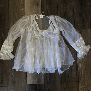 Escalate White Floral Lingerie Medium Babydoll and Robe 2 Pieces - Picture 1 of 14