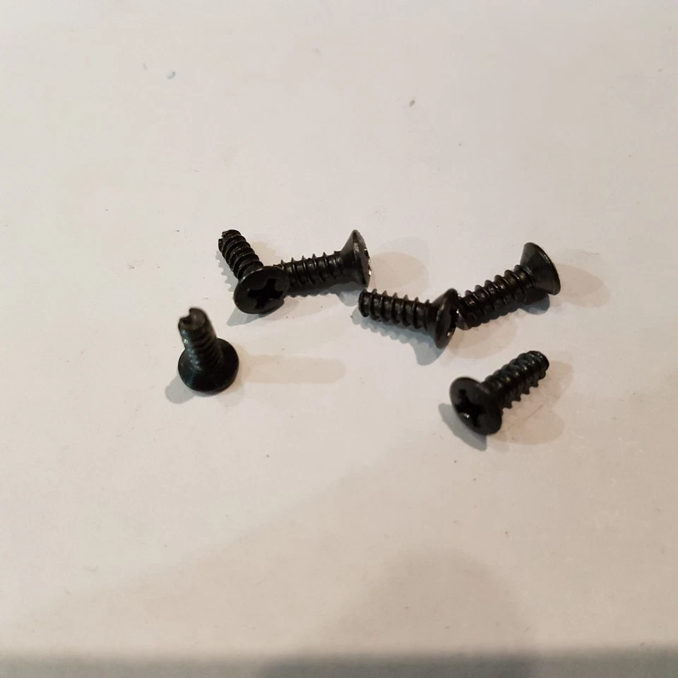 VISSERIE PIÈCE MINIATURE CHRYSLER PRONTO CRUIZER MAISTO 1/18 1/18e 1/18EME - Photo 1/1