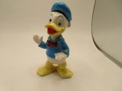 Enesco Donald Duck Figurine- Donald  HANDS OUT   5 1/4 INCH - Image 1 of 3