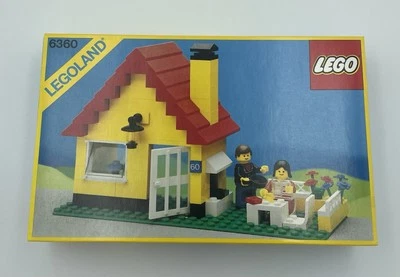 LEGO 6360 Legoland Classic Town Weekend Cottage House from 1986 (open box) - Image 1 of 4