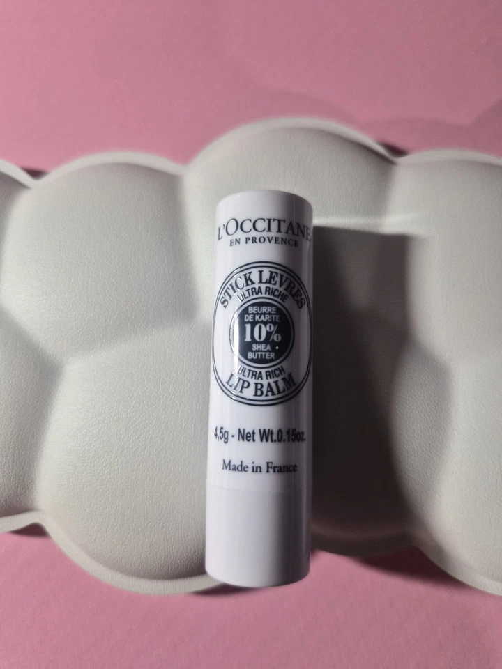 Bálsamo labial L'Occitane en Provence manteca de karité ultra rico 4,5 g / 0,15 oz Foto 1 de 1
