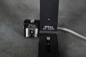 Nikon SK-E900 External Multi-Flash Bracket/Nikon AS-E900 Cable - Picture 1 of 9
