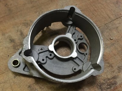 Ejército Militar Se Adapta a Alternador LUCAS Soporte Trasero Fundición 54202053 E24 Foto 1 de 3