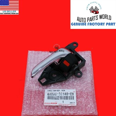 MAÇANETA INTERNA GENUÍNA LEXUS 02-10 SC430 PRETA ESQUERDA MOTORISTA 69206-30140-C0 - Imagem 1 de 2