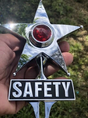 ¡NUEVO ADORNO DE MATRÍCULA ESTRELLA DE SEGURIDAD PUNTO ROJO QUE SE ILUMINA! Foto 1 de 4